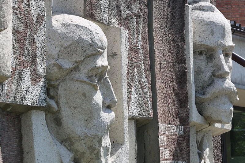 Советский Союз распался более трех десятилетий назад, однако в облике Барнаула до сих пор можно заметить детали, напоминающие о той эпохе Советский Союз распался более трех десятилетий назад, однако в облике Барнаула до сих пор можно заметить детали, напоминающие о той эпохе