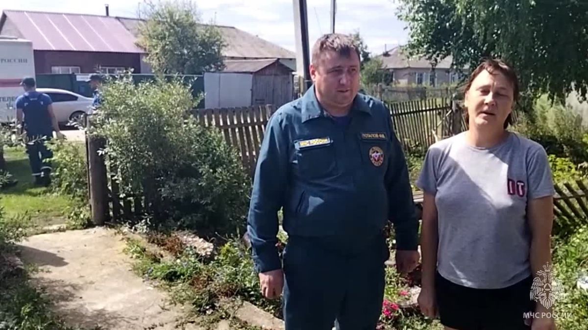 Спасибо за помощь!. Жители райцентра Краснощёково, не сдерживая эмоций, говорят слова благодарности в адрес бойцов группировки