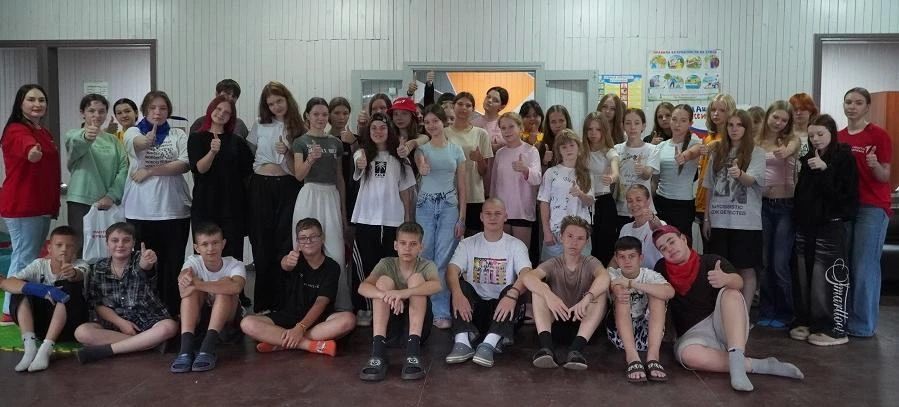 Тысяча алтайских школьников освоили правила цифровой безопасности через станционную игру Тысяча алтайских школьников освоили правила цифровой безопасности через станционную игру