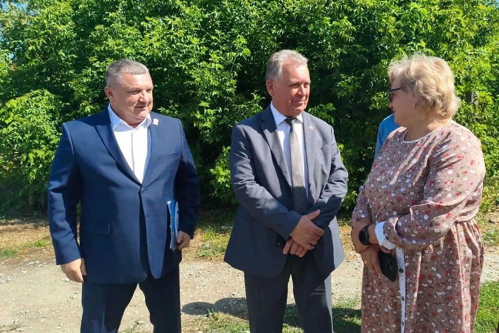 Александр Романенко взял на контроль социальные объекты Курьинского района Александр Романенко взял на контроль социальные объекты Курьинского района