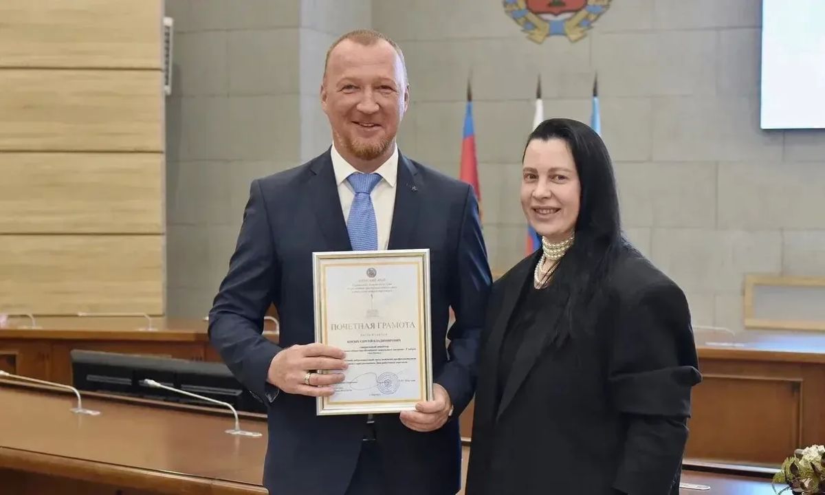 Лучших представителей торговой отрасли наградили в администрации Барнаула Лучших представителей торговой отрасли наградили в администрации Барнаула
