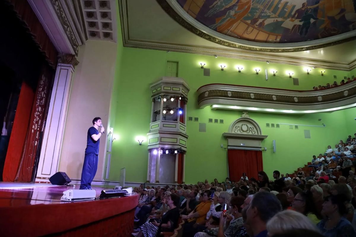 В Бийске прошел творческий вечер актера Станислава Бондаренко в рамках «Шукшинских дней на Алтае» В Бийске прошел творческий вечер актера Станислава Бондаренко в рамках «Шукшинских дней на Алтае»