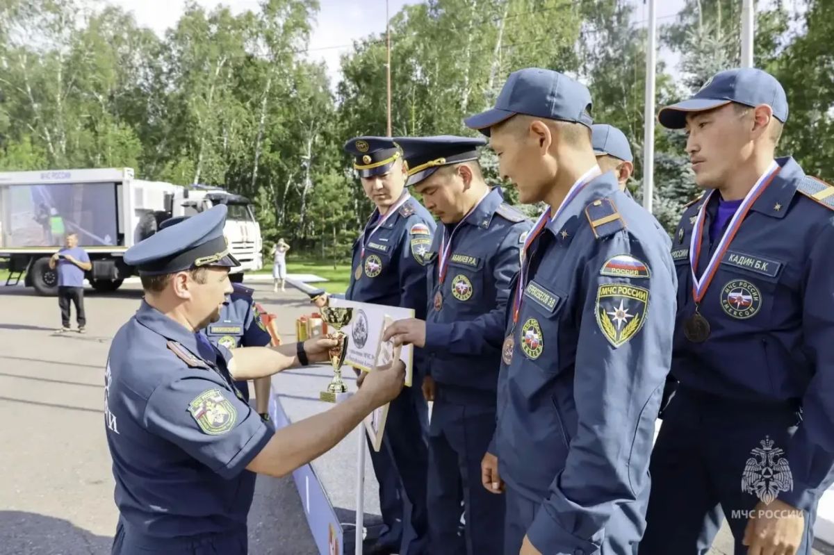 Газодымозащитники из Республики Алтай попали в тройку лучших в Сибири Газодымозащитники из Республики Алтай попали в тройку лучших в Сибири