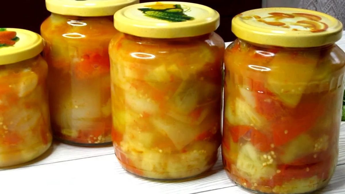 Незаменимый зимний салат: яркие и насыщенные вкусы без стерилизации