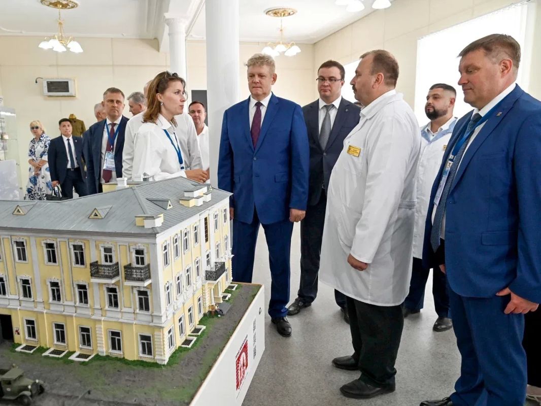 Полномочный представитель Президента Российской Федерации в Сибирском федеральном округе Анатолий Серышев совершает рабочую поездку в Омскую область