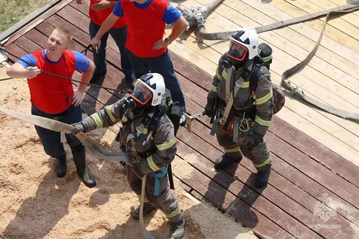 Газодымозащитники из Республики Алтай попали в тройку лучших в Сибири Газодымозащитники из Республики Алтай попали в тройку лучших в Сибири