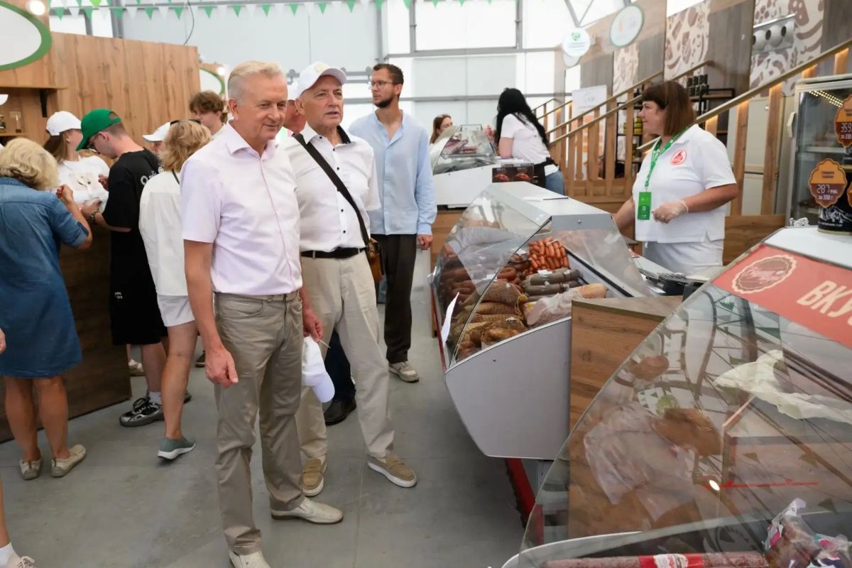 Около 5 тысяч видов алтайской продукции представили на экспозиции «Алтайские продукты +100 к здоровью!» в рамках Всероссийского дня поля - 2026 Около 5 тысяч видов алтайской продукции представили на экспозиции «Алтайские продукты +100 к здоровью!» в рамках Всероссийского дня поля - 2026