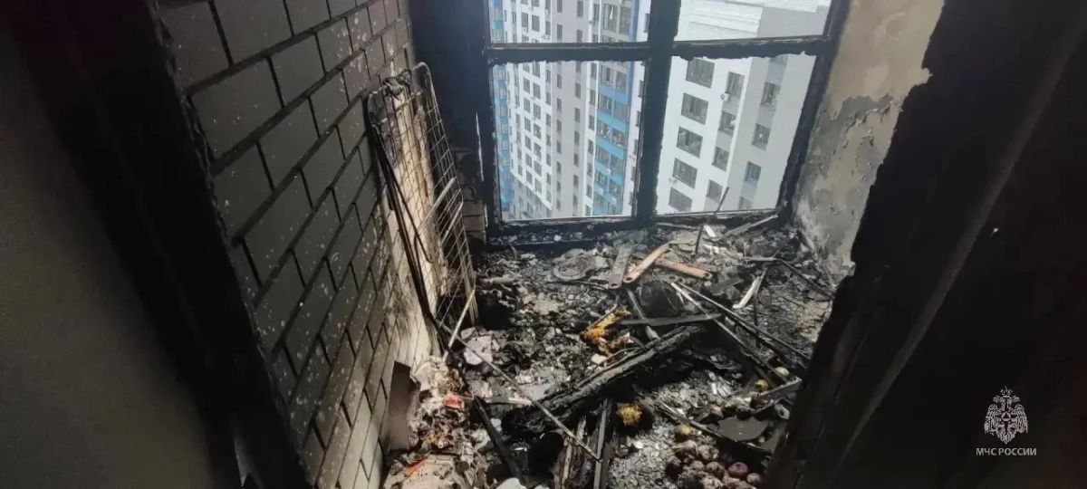 Крупный пожар произошел в одной из квартир в ЖК "Питер" на улице 280-летия Барнаула Крупный пожар произошел в одной из квартир в ЖК "Питер" на улице 280-летия Барнаула