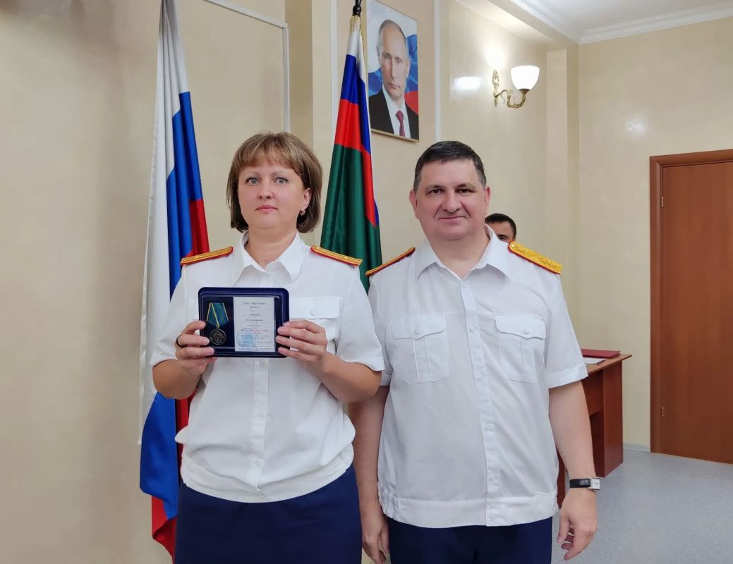 В следственном управлении Следственного комитета Российской Федерации по Алтайскому краю состоялось торжественное мероприятие, посвященное профессиональному празднику В следственном управлении Следственного комитета Российской Федерации по Алтайскому краю состоялось торжественное мероприятие, посвященное профессиональному празднику