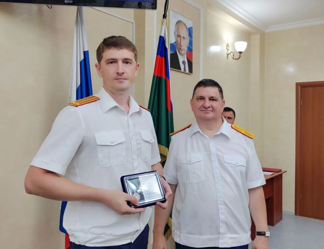 В следственном управлении Следственного комитета Российской Федерации по Алтайскому краю состоялось торжественное мероприятие, посвященное профессиональному празднику В следственном управлении Следственного комитета Российской Федерации по Алтайскому краю состоялось торжественное мероприятие, посвященное профессиональному празднику