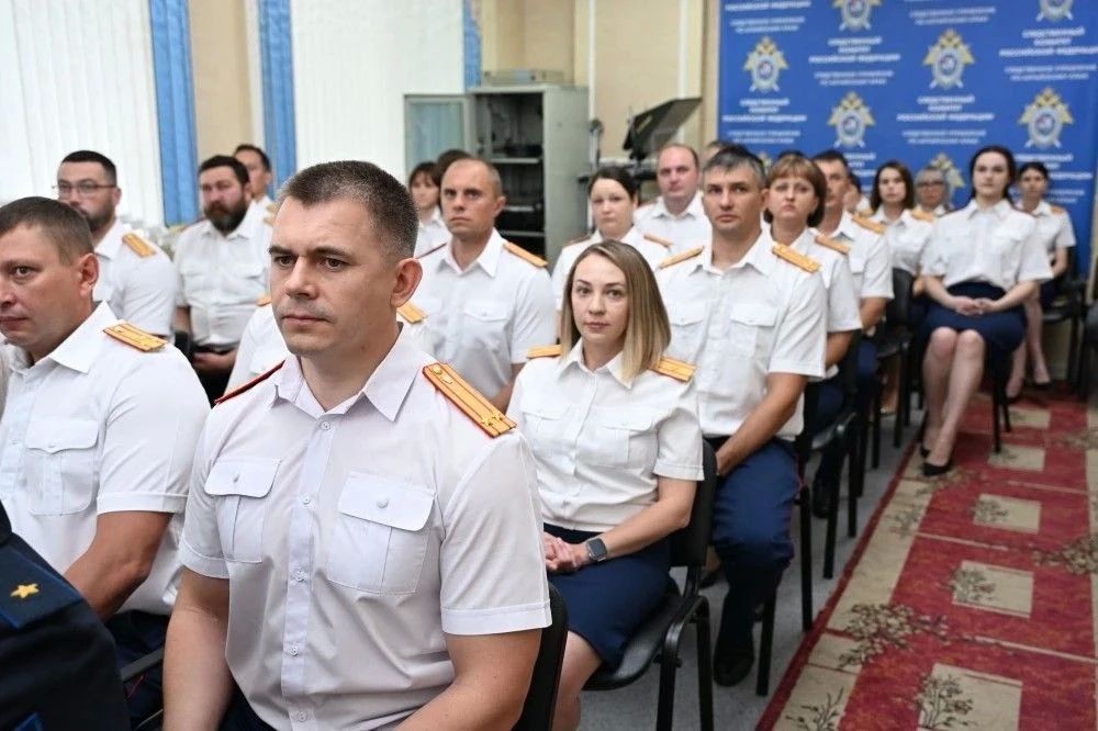 В следственном управлении Следственного комитета Российской Федерации по Алтайскому краю состоялось торжественное мероприятие, посвященное профессиональному празднику В следственном управлении Следственного комитета Российской Федерации по Алтайскому краю состоялось торжественное мероприятие, посвященное профессиональному празднику