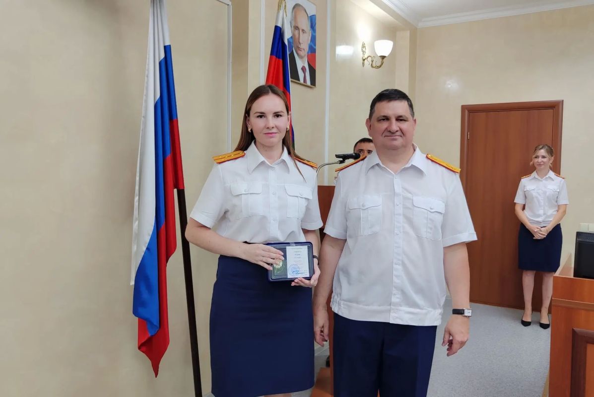 В следственном управлении Следственного комитета Российской Федерации по Алтайскому краю состоялось торжественное мероприятие, посвященное профессиональному празднику В следственном управлении Следственного комитета Российской Федерации по Алтайскому краю состоялось торжественное мероприятие, посвященное профессиональному празднику