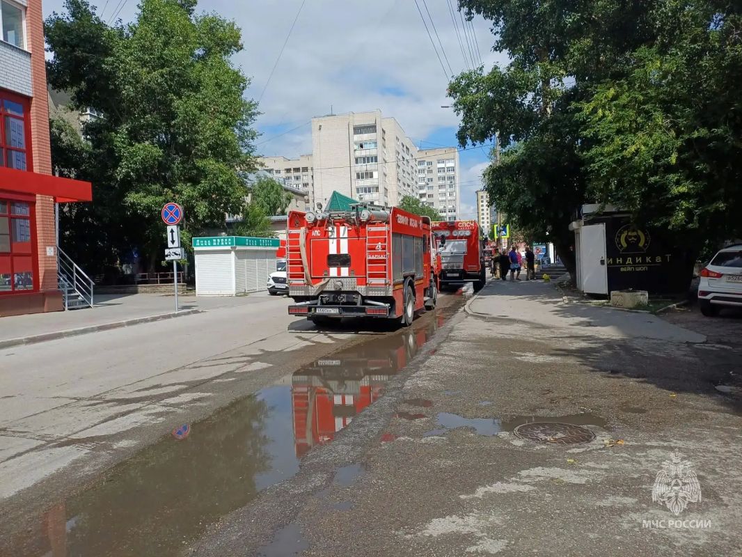 Идёт ликвидация пожара, спасены люди