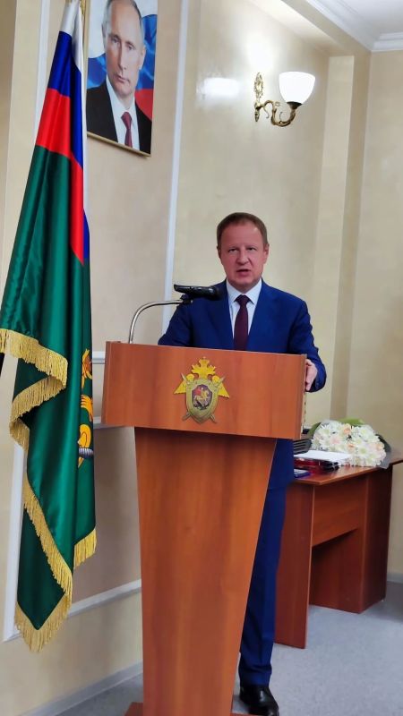 В следственном управлении Следственного комитета Российской Федерации по Алтайскому краю состоялось торжественное мероприятие, посвященное профессиональному празднику В следственном управлении Следственного комитета Российской Федерации по Алтайскому краю состоялось торжественное мероприятие, посвященное профессиональному празднику