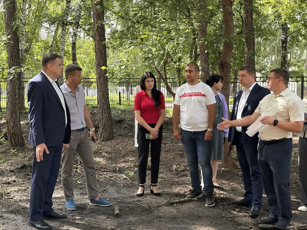 В Ленинском районе Барнаула обсудили реализацию проекта инициативного бюджетирования: благоустройство зелёной зоны у АГИК В Ленинском районе Барнаула обсудили реализацию проекта инициативного бюджетирования: благоустройство зелёной зоны у АГИК