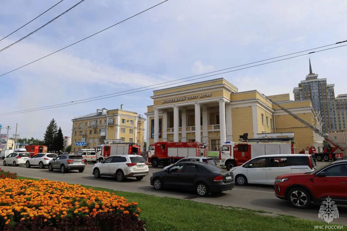 В Молодежном театре Алтая прошли пожарные учения В Молодежном театре Алтая прошли пожарные учения