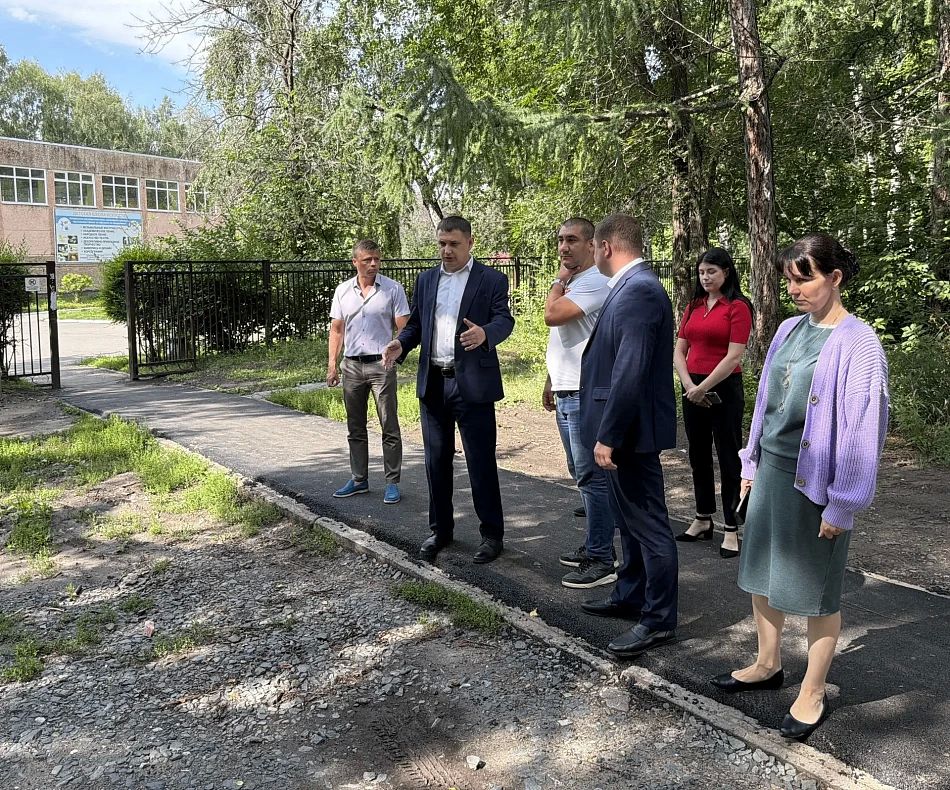 В Ленинском районе Барнаула обсудили реализацию проекта инициативного бюджетирования: благоустройство зелёной зоны у АГИК В Ленинском районе Барнаула обсудили реализацию проекта инициативного бюджетирования: благоустройство зелёной зоны у АГИК