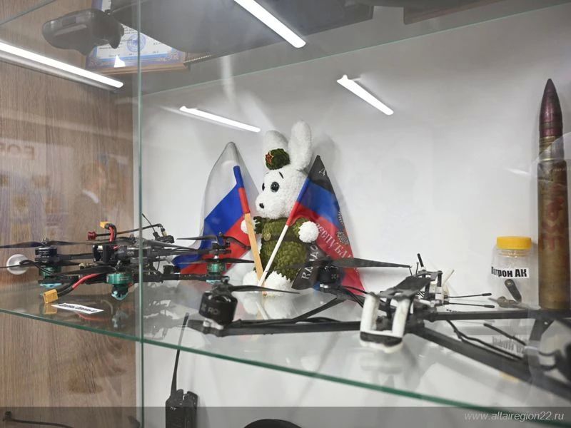 Депутаты АКЗС посетили обновленный молодежный центр «Юность» в селе Смоленском Депутаты АКЗС посетили обновленный молодежный центр «Юность» в селе Смоленском