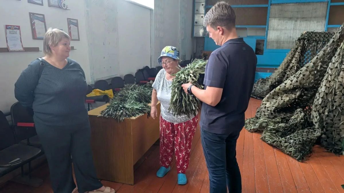Денис Голобородько с рабочим визитом посетил школу в Крутихинском районе Денис Голобородько с рабочим визитом посетил школу в Крутихинском районе