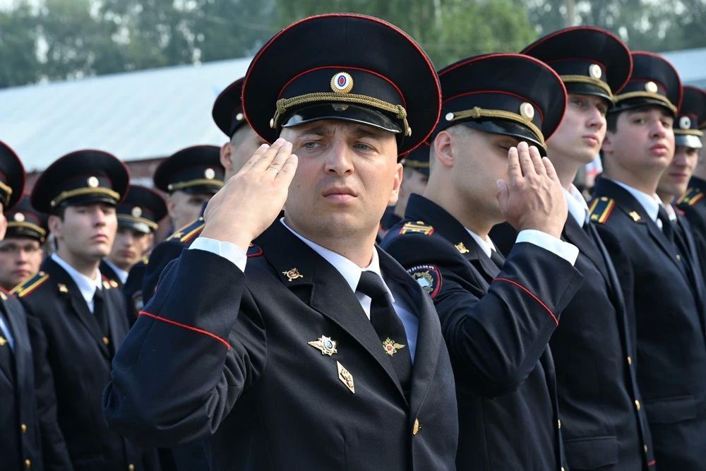 В Барнаульском юридическом институте МВД России состоялся очередной выпуск молодых специалистов В Барнаульском юридическом институте МВД России состоялся очередной выпуск молодых специалистов