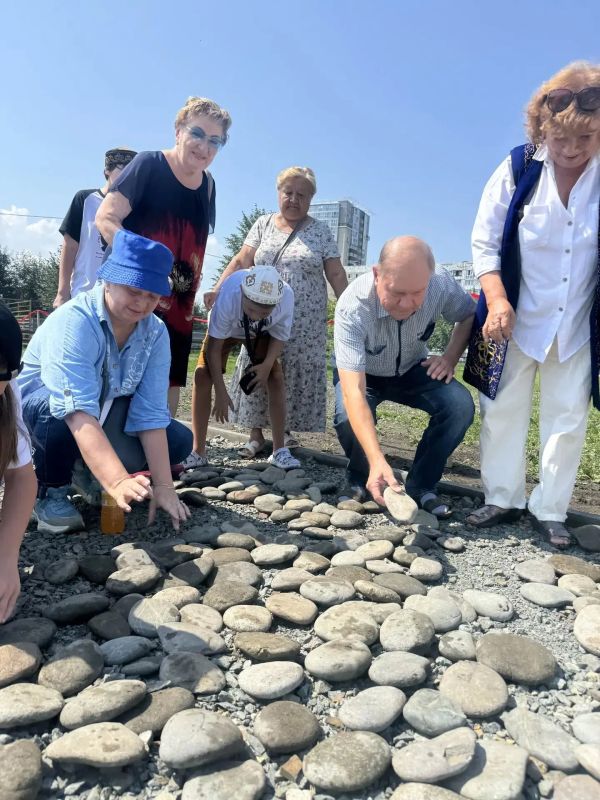 «Дорогу дружбы народов России» создают в барнаульском зоопарке «Дорогу дружбы народов России» создают в барнаульском зоопарке