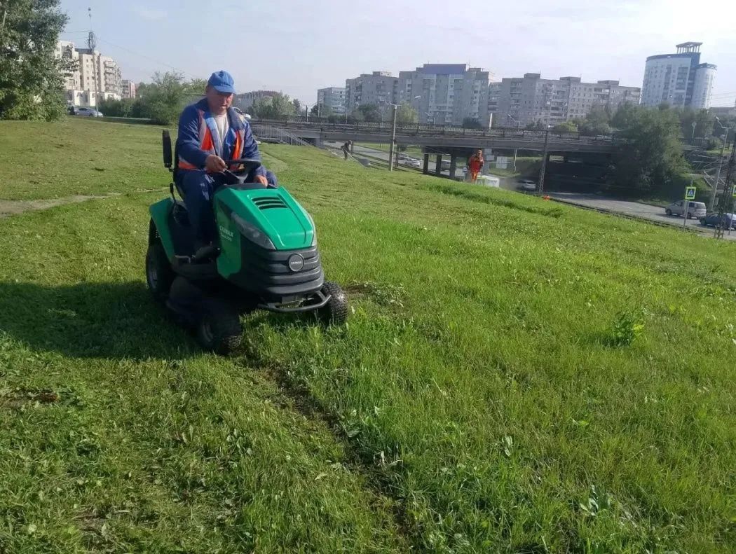 МБУ «Автодорстрой» продолжает выполнение летних видов работ МБУ «Автодорстрой» продолжает выполнение летних видов работ