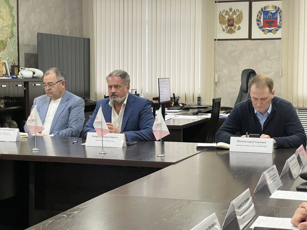 Спорт в диалоге: общественный совет при Минспорта Алтайского края обсудил ключевые задачи отрасли Спорт в диалоге: общественный совет при Минспорта Алтайского края обсудил ключевые задачи отрасли