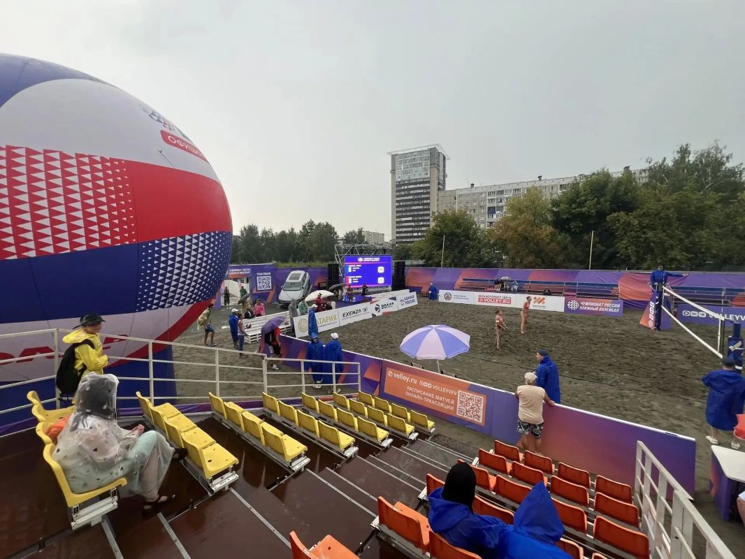 Этап чемпионата России по пляжному волейболу проходит в Барнауле Этап чемпионата России по пляжному волейболу проходит в Барнауле