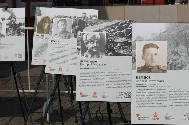 Десять вагонов памяти. Как известный на всю страну "Поезд Победы" встретили в Барнауле Десять вагонов памяти. Как известный на всю страну "Поезд Победы" встретили в Барнауле