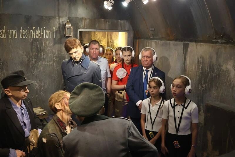 Десять вагонов памяти. Как известный на всю страну "Поезд Победы" встретили в Барнауле Десять вагонов памяти. Как известный на всю страну "Поезд Победы" встретили в Барнауле