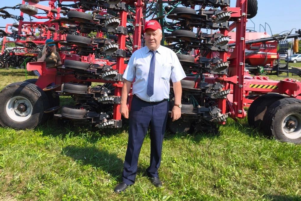 Сельхозмашиностроители Алтайского края показали лучшие образцы техники на Дне поля в Баевском районе