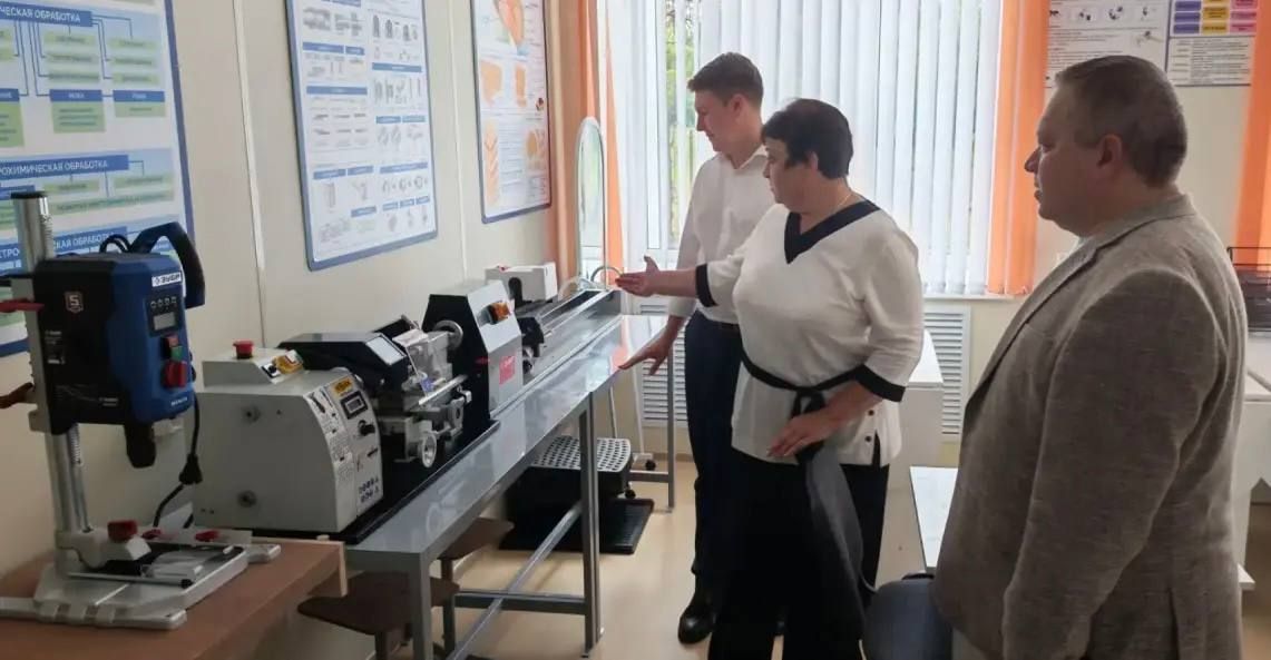 Виктор Томенко: Сегодня открыли после капитального ремонта Закладинскую школу в Романовском районе Виктор Томенко: Сегодня открыли после капитального ремонта Закладинскую школу в Романовском районе