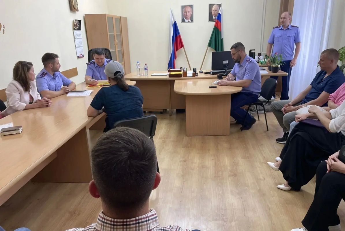 Руководитель следственного управления СК России по Алтайскому краю провел выездные личные приемы граждан по вопросам невыплаты заработной платы Руководитель следственного управления СК России по Алтайскому краю провел выездные личные приемы граждан по вопросам невыплаты заработной платы