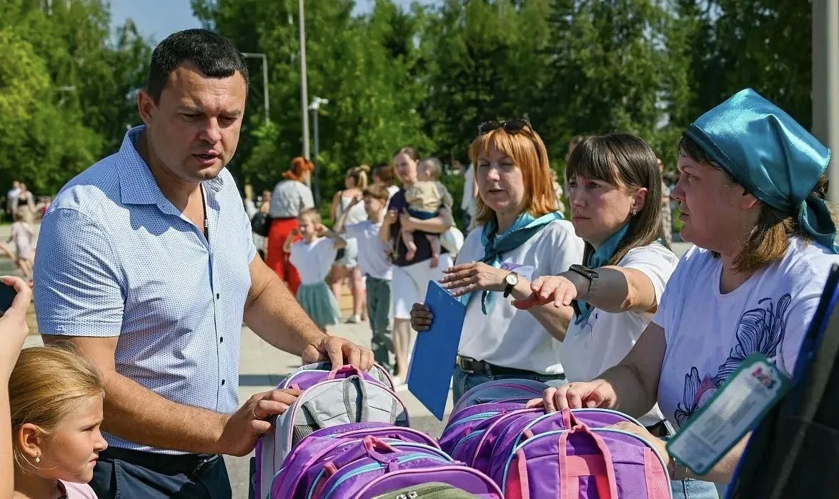 В Барнауле прошёл традиционный праздник «Здравствуй, школа!» В Барнауле прошёл традиционный праздник «Здравствуй, школа!»