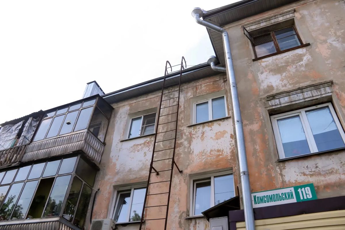 В Барнауле снесут аварийный дом легендарного Соцгородка В Барнауле снесут аварийный дом легендарного Соцгородка