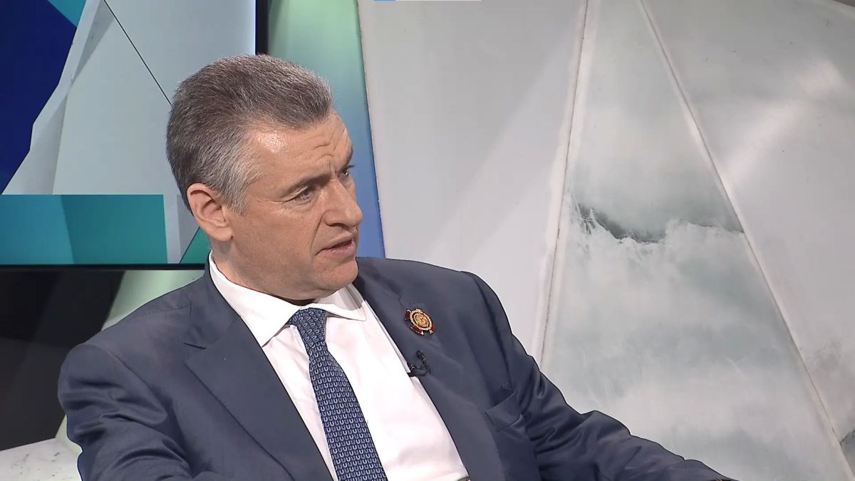 Председатель партии ЛДПР Леонид Слуцкий в студии «Катунь 24»