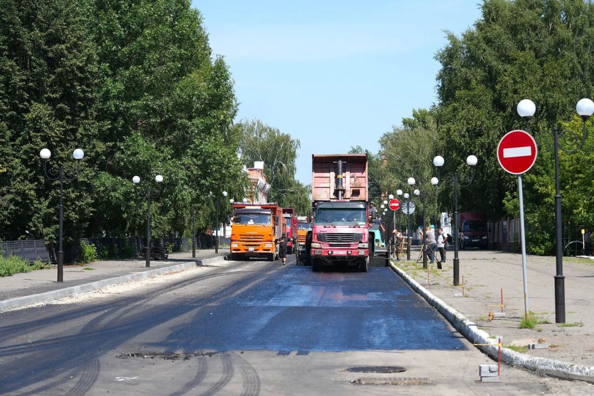 В Бийске продолжается обновление дорожного покрытия В рамках национального проекта «Инфраструктура для жизни» ремонтные работы идут на очередном объекте — участке улицы Советской (от проспекта Сергея Кирова до переулка... В Бийске продолжается обновление дорожного покрытия В рамках национального проекта «Инфраструктура для жизни» ремонтные работы идут на очередном объекте — участке улицы Советской (от проспекта Сергея Кирова до переулка...