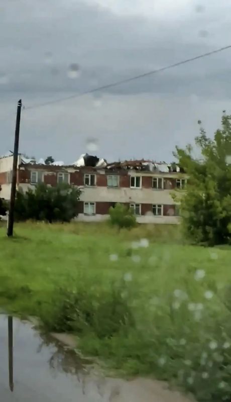 В Завьяловском и Мамонтовском районах Алтайского края прошёл сильный ураган