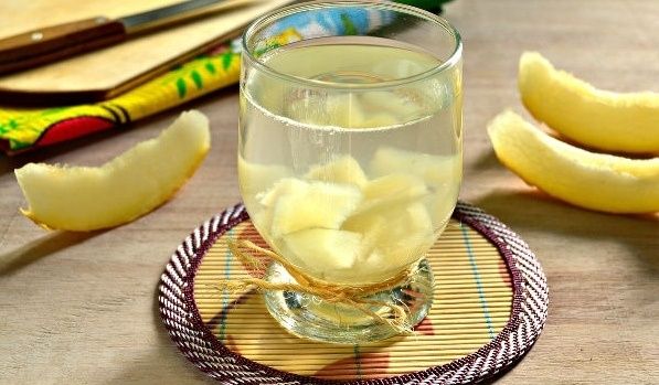 Нежный компот из дыни: освежающий вкус лета в каждом глотке