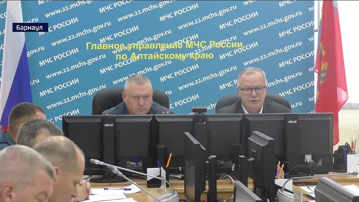 Безопасность на водных объектах обсудили в Главном управлении МЧС по Алтайскому краю