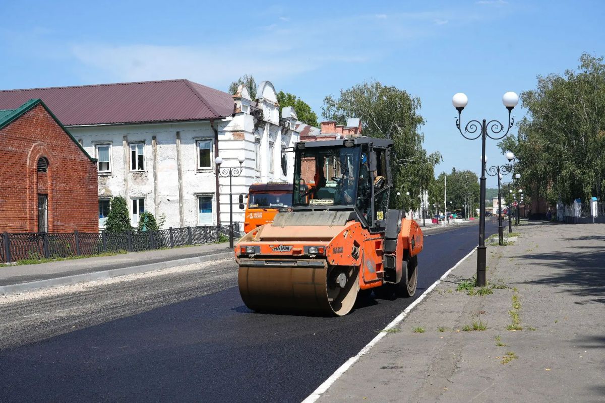 В Бийске продолжается обновление дорожного покрытия В рамках национального проекта «Инфраструктура для жизни» ремонтные работы идут на очередном объекте — участке улицы Советской (от проспекта Сергея Кирова до переулка... В Бийске продолжается обновление дорожного покрытия В рамках национального проекта «Инфраструктура для жизни» ремонтные работы идут на очередном объекте — участке улицы Советской (от проспекта Сергея Кирова до переулка...