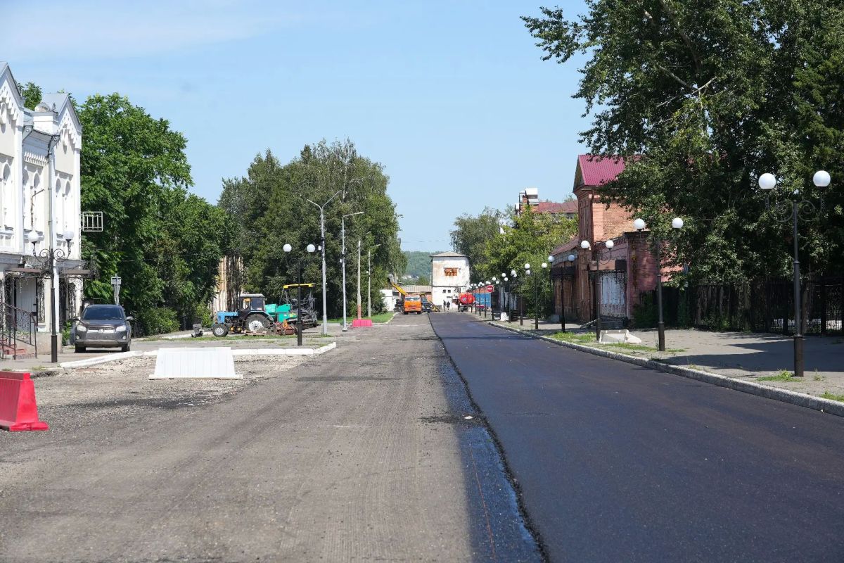 В Бийске продолжается обновление дорожного покрытия В рамках национального проекта «Инфраструктура для жизни» ремонтные работы идут на очередном объекте — участке улицы Советской (от проспекта Сергея Кирова до переулка... В Бийске продолжается обновление дорожного покрытия В рамках национального проекта «Инфраструктура для жизни» ремонтные работы идут на очередном объекте — участке улицы Советской (от проспекта Сергея Кирова до переулка...