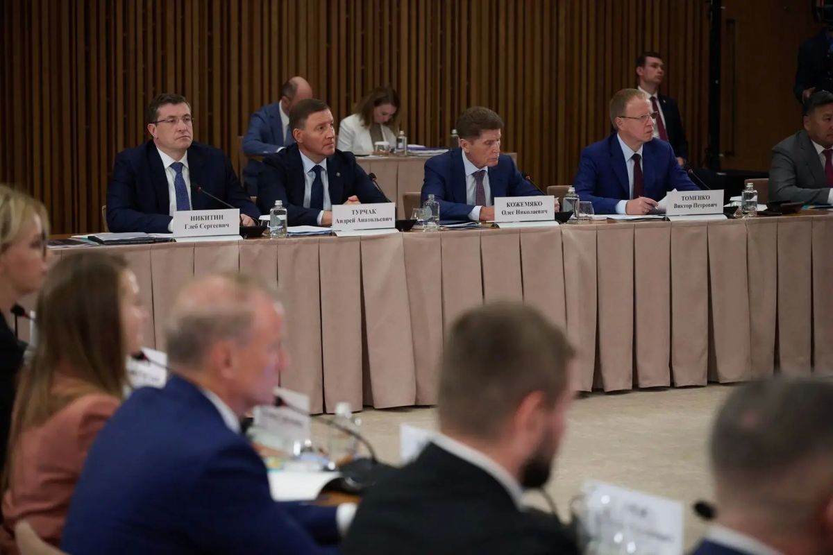 Губернатор Алтайского края Виктор Томенко принял участие в совещании по развитию туризма и индустрии гостеприимства в Российской Федерации Губернатор Алтайского края Виктор Томенко принял участие в совещании по развитию туризма и индустрии гостеприимства в Российской Федерации