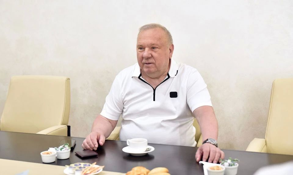 Глава Барнаула Вячеслав Франк и Герой России Владимир Шаманов обсудили развитие города Глава Барнаула Вячеслав Франк и Герой России Владимир Шаманов обсудили развитие города