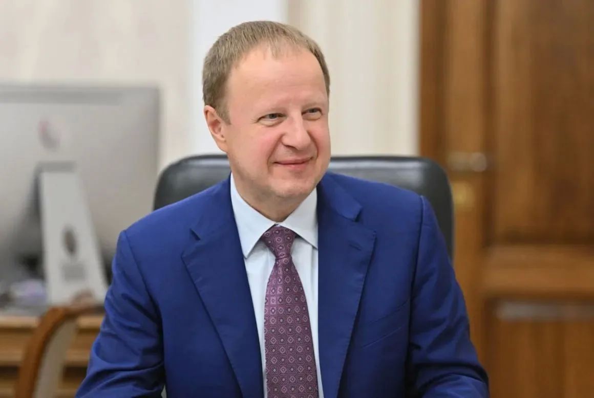 Губернатор Алтайского края Виктор Томенко возглавил работу делегации региона на VIII Кыргызско-российском экономическом форуме, которая проходит при участии двух президентов
