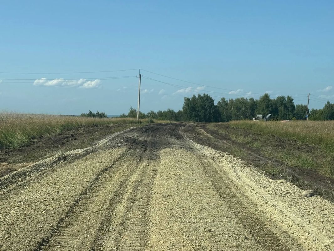 В Барнауле приступили в ремонту дороги в СНТ «Луговое» В Барнауле приступили в ремонту дороги в СНТ «Луговое»