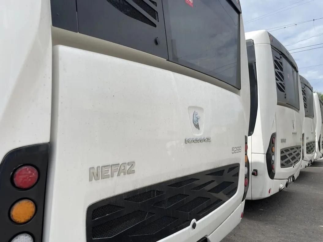 Первая партия новых автобусов приехала в Барнаул Первая партия новых автобусов приехала в Барнаул