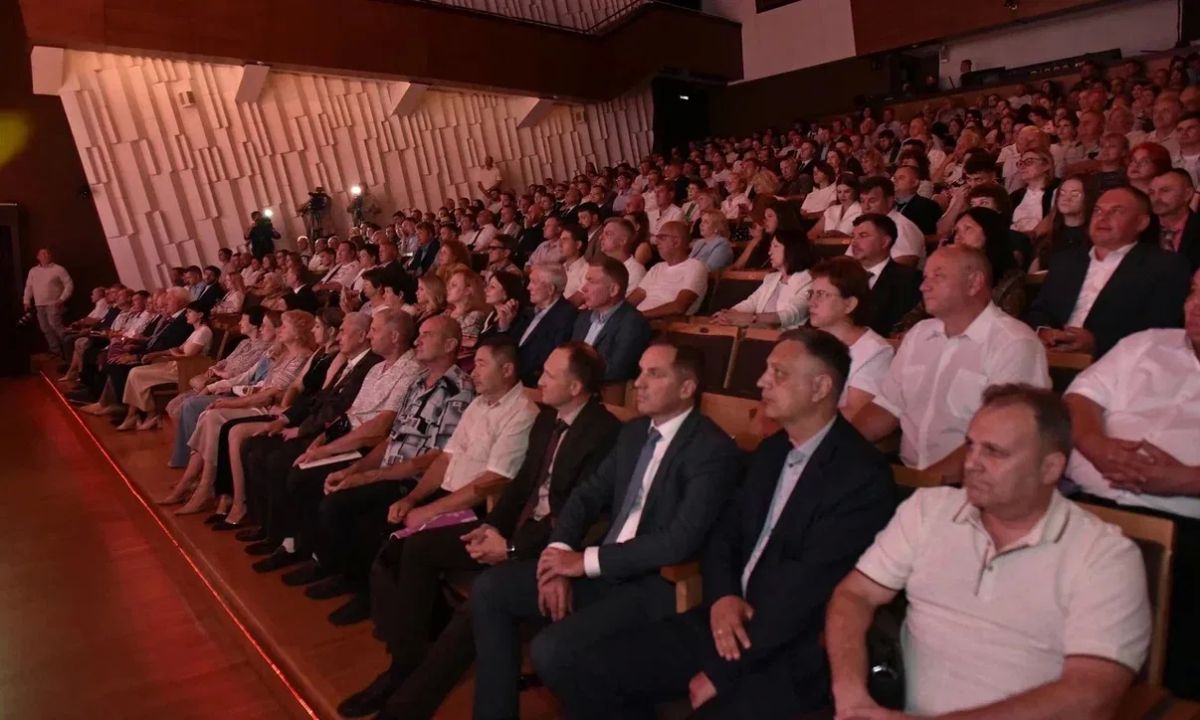 70 лет Дню строителя: в Барнауле чествовали работников отрасли 70 лет Дню строителя: в Барнауле чествовали работников отрасли