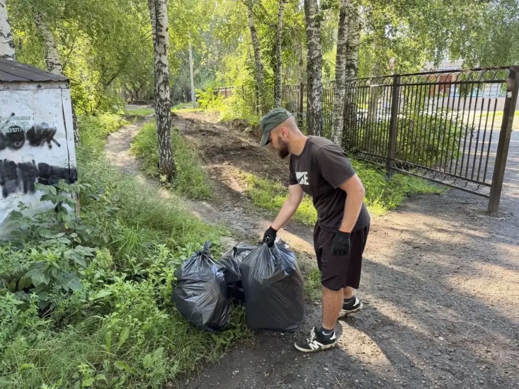 В Ленинском районе Барнаула прошла экологическая акция В Ленинском районе Барнаула прошла экологическая акция