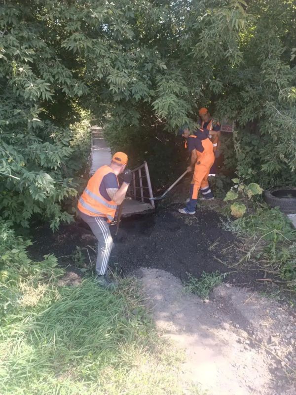 В Барнауле отремонтировали подход к мосту через Пивоварку после жалоб жителей В Барнауле отремонтировали подход к мосту через Пивоварку после жалоб жителей